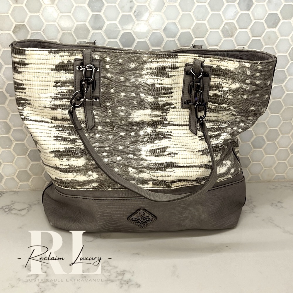 EUC Simply Vera Vera Wang Grey Faux Snakeskin Catherine Tote